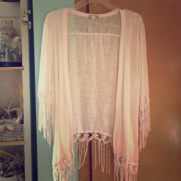 Eyeshadow Tops - Shabby chic shrug